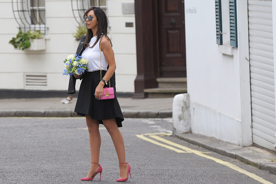 The Glamour Geek: What Fits Inside a Louis Vuitton Eva Clutch